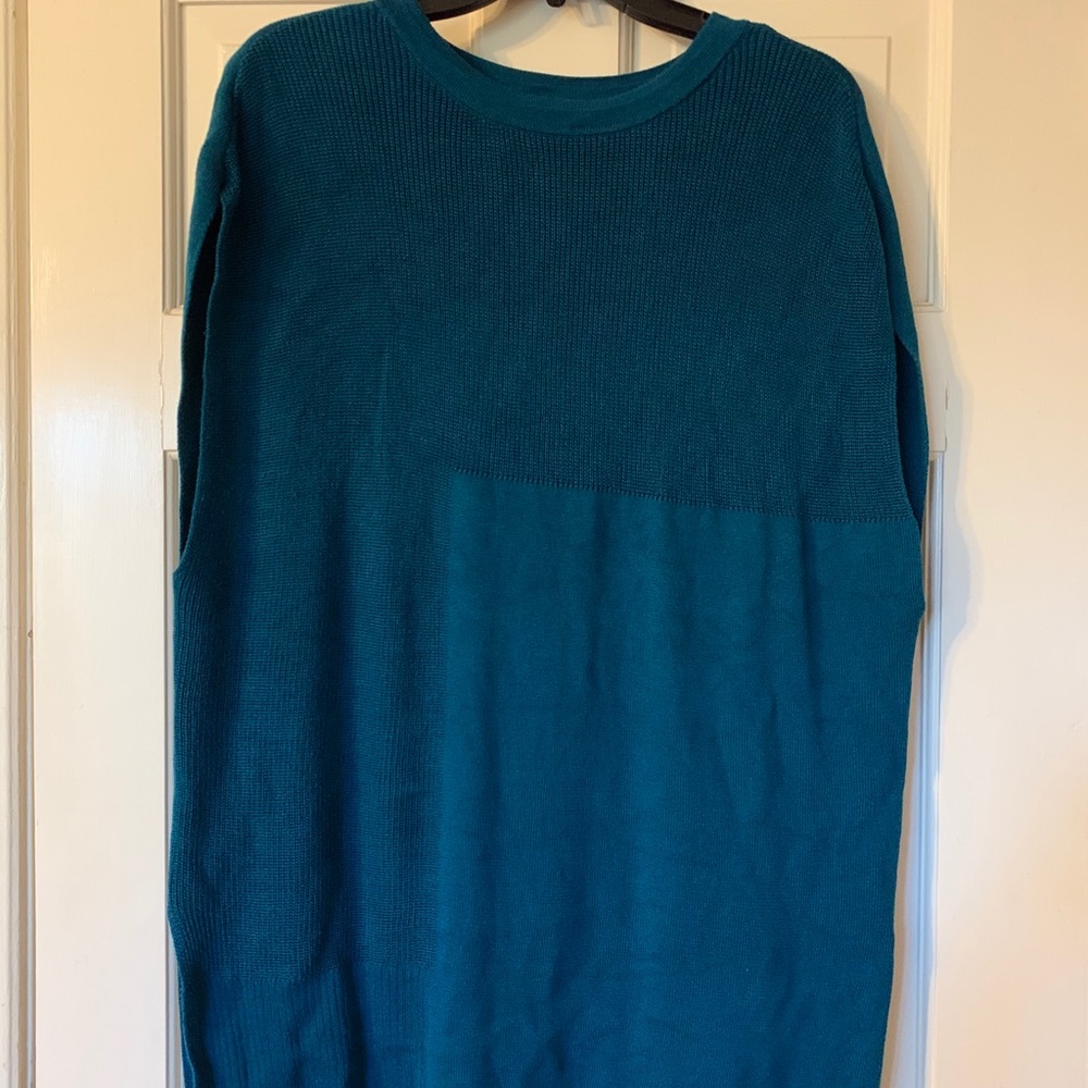 Sleeveless, oversized tunic sweater